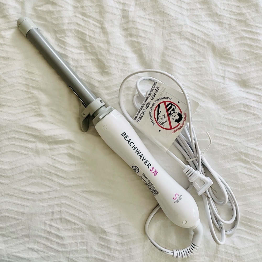 NWOT Beachwaver S.75 curling wand